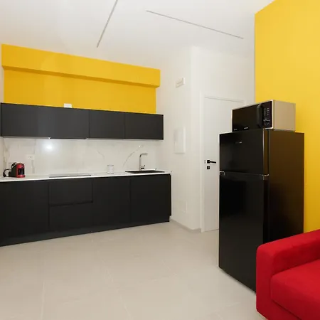 Apartment Benazar House *