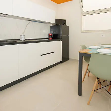 Benazar House Apartment *