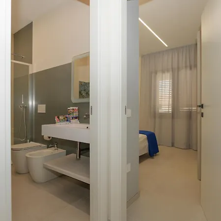 Benazar House *