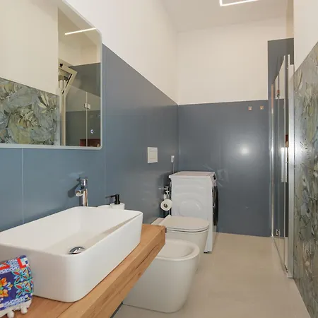 Apartment Benazar House *