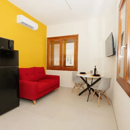 Benazar House