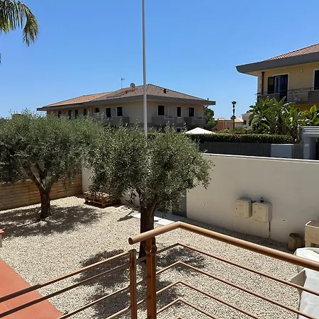 Benazar House Apartment Avola