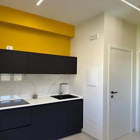 Benazar House *
