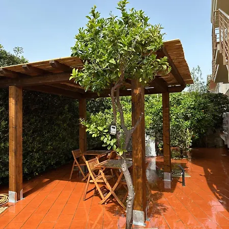 Benazar House *